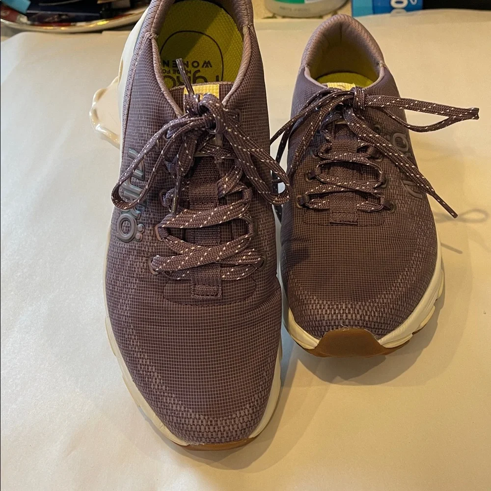 RYKA WOMENS DEVOTION X TR WALKING SNEAKER size 8M purple laced low top